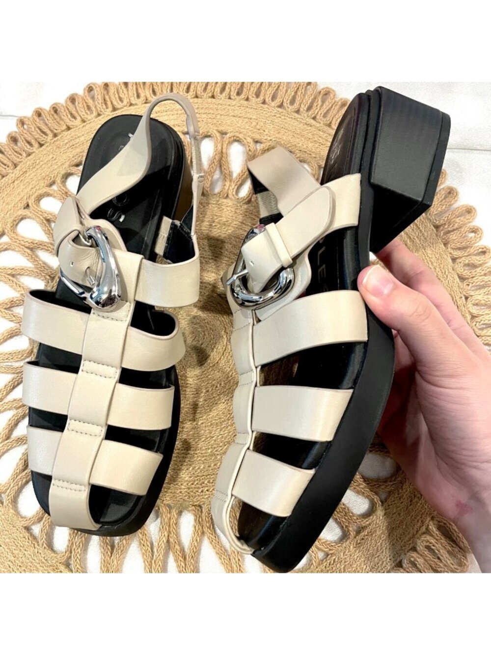 Aerosoles Dapper Fisherman Almond Toe Flats Size US 7 Cream Tan Sandals